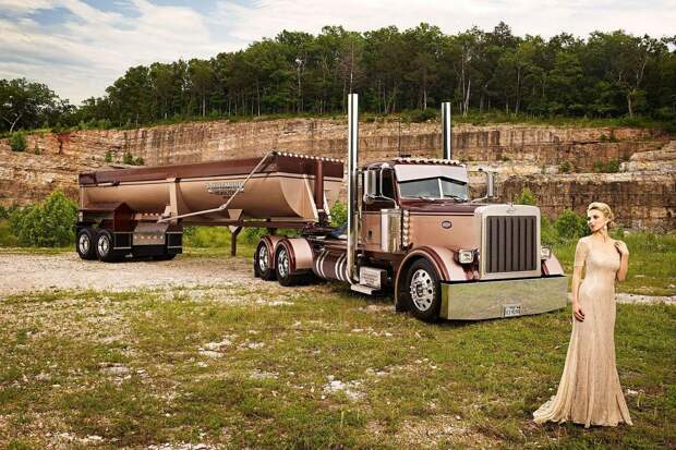 Красивые девушки и тягачи Peterbilt