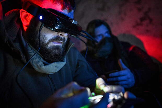 Российские военные уничтожили набитый дронами грузовик ВСУ