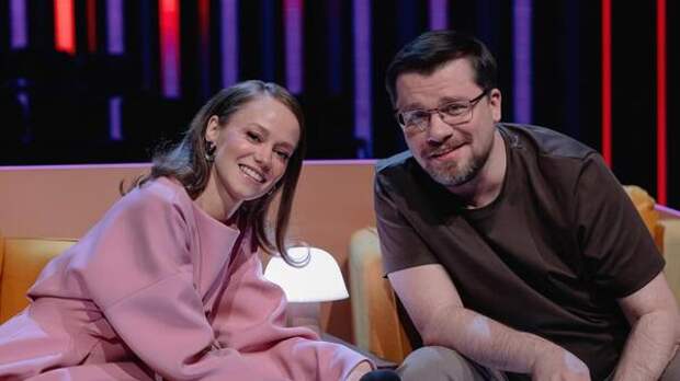 Ковальчук показала фото с мамой Харламова, которая стала выглядеть моложе нее