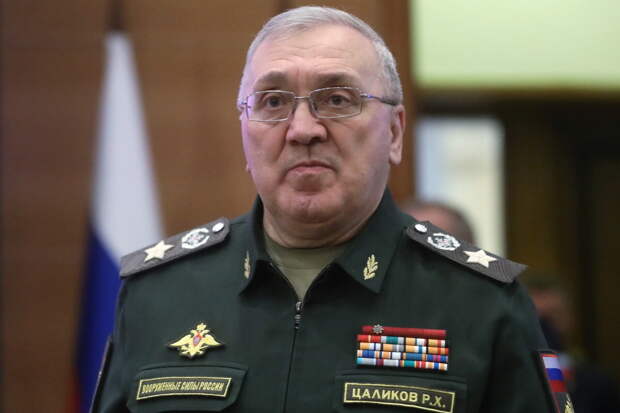 Одно из самых обсуждаемых событий последних дней: отставка Сергея Шойгу и назначение на должность министра обороны РФ Андрея Белоусова.-2