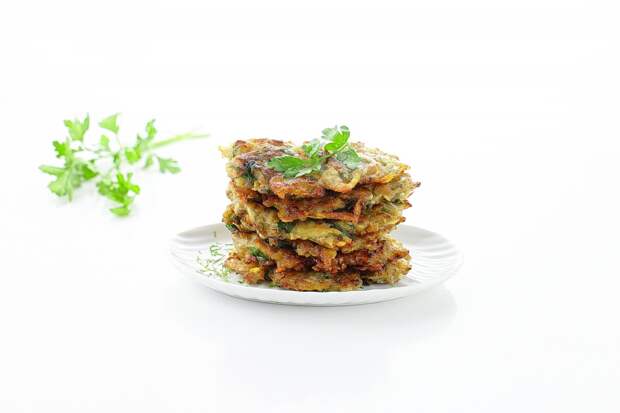 Драники с капустой и фаршем