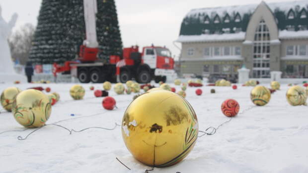 Новый год на площади Свободы / Фото: amic.ru / Екатерина Смолихина 