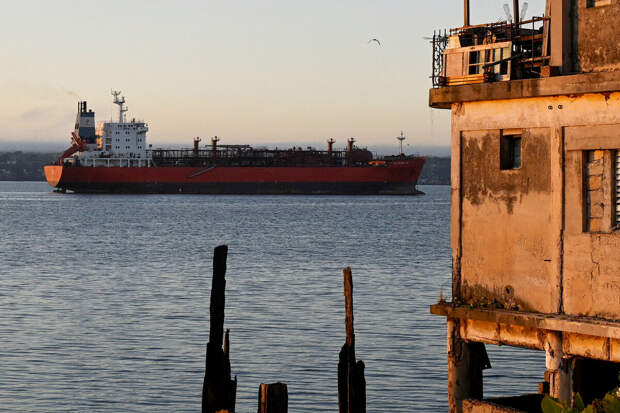 В РТУ МИРЭА создали магнитный пылесос для нефти и других загрязнений в воде