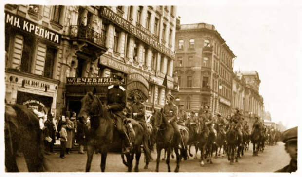 Петроград 1917 года глазами американского фотографа