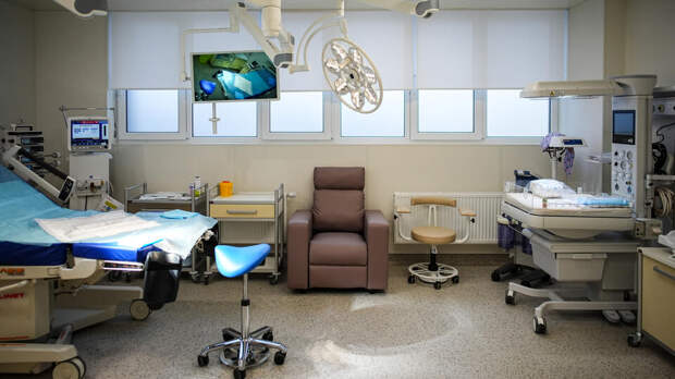 В Думе предложили разрешить присутствовать на родах не только членам семьи