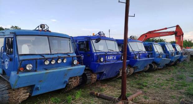 Нефтегазовая компания выставила на продажу целый ряд гусеничных вездеходов с кабинами от КамАЗа