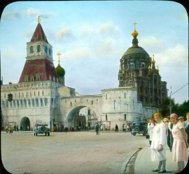 Редчайшие снимки Москвы 1931 года в цвете (77 фото)