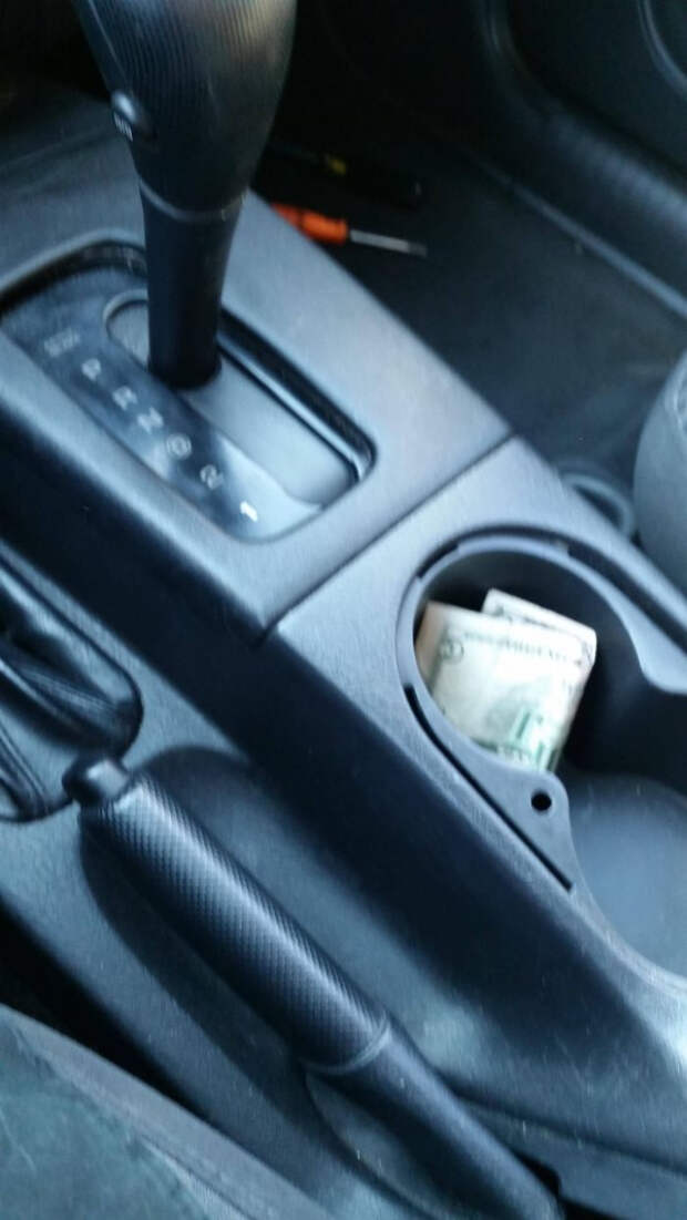 странные фотографии из автосервиса