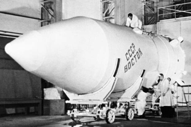 Днем основания считается 2 июня 1955 года, когда Генштаб СССР утвердил организационно-штатную структуру полигона, предназначенного для испытаний ракетно-космической техники.
