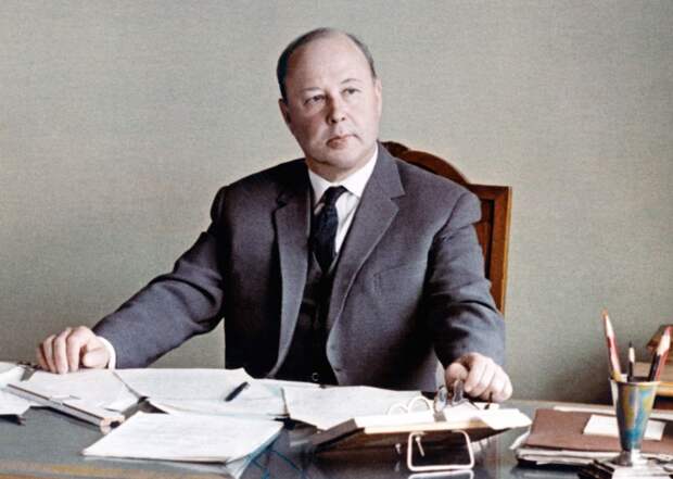Mikhail_Mil.jpg Mikhail_Mil.jpg