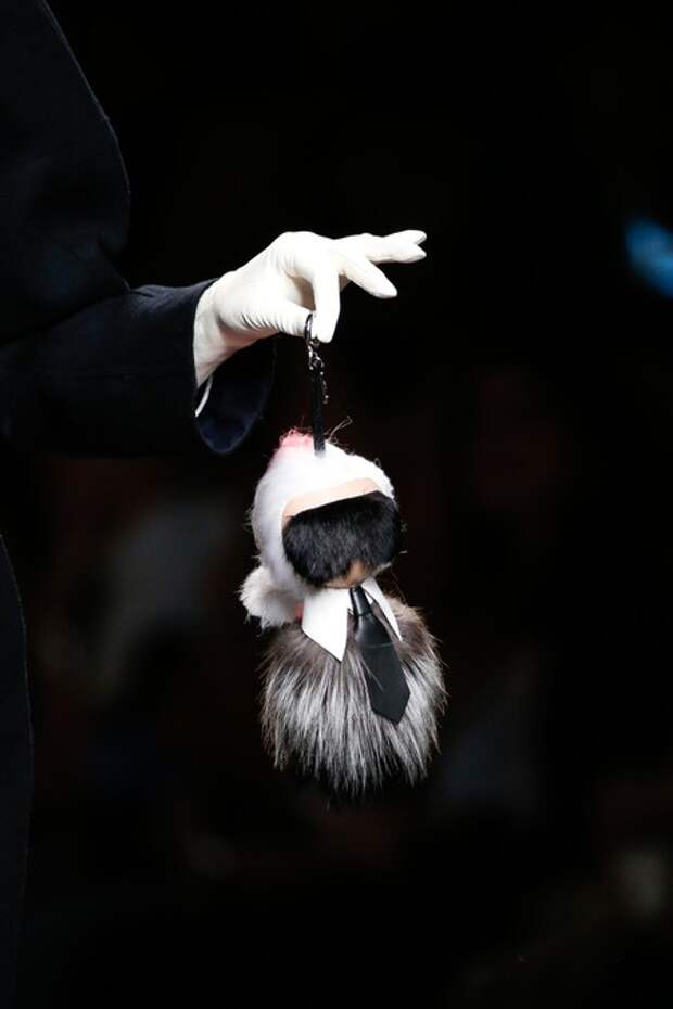 "MINI KARLITO"