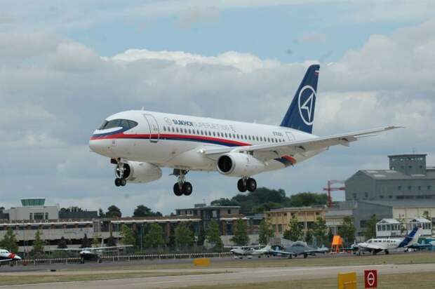 В России ускоряют создание новой версии самолёта SSJ100 с учётом импортозамещения