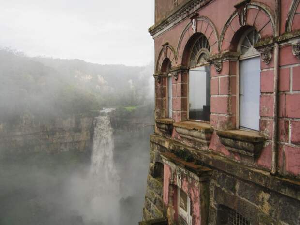 Заброшенный отель Del Salto в Сан-Антонио-дель-Текендама, Колумбия