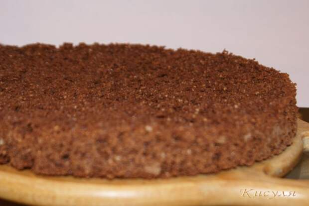 Шоколадно-гречневый торт с карамельно-цитрусовым кремом из гречневой муки