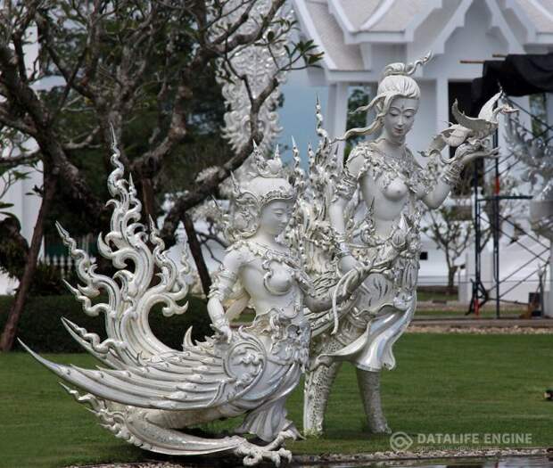 Храмовый комплекс Ват Ронг Кхун (Wat Rong Khun)  в Таиланде (20 фото)