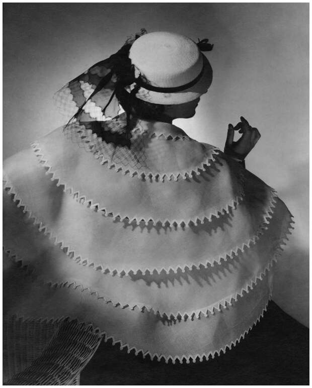 Horst P. Horst – Vogue Abril 1935.jpg