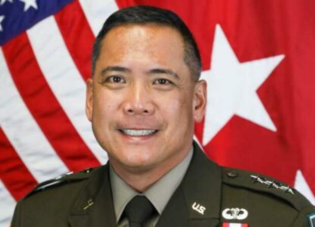 Нажрался до посинения, ударился головой: детали визита генерала армии США в Киев