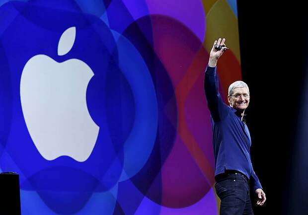 8 июня на конференции для разработчиков WWDC корпорация Apple объявила о своих новых продуктах в сфере программного обеспечения <br> На фото: генеральный директор Apple Тим Кук