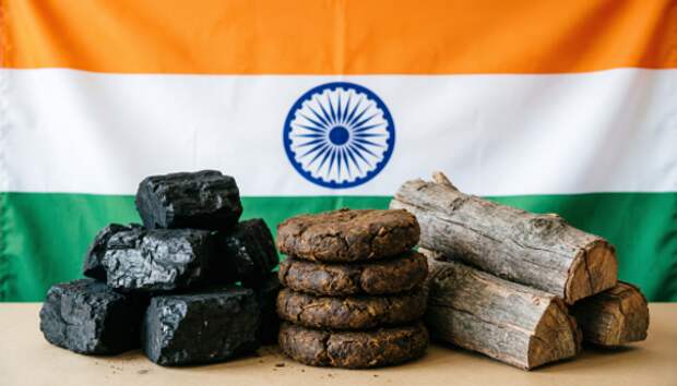 Индия переходит на уголь, дрова и навоз