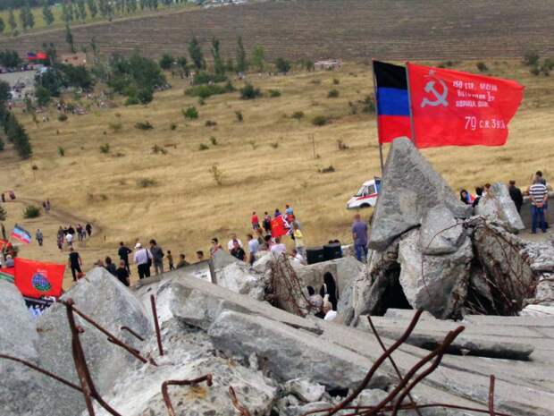 День освобождения Донбасса. То солнце, то дождь над священной высотой