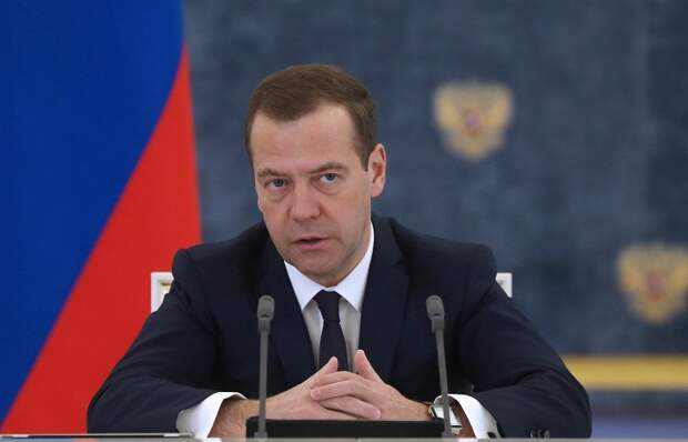 Медведев: РФ введет экономические ограничения против Турции в связи с "актом агрессии"