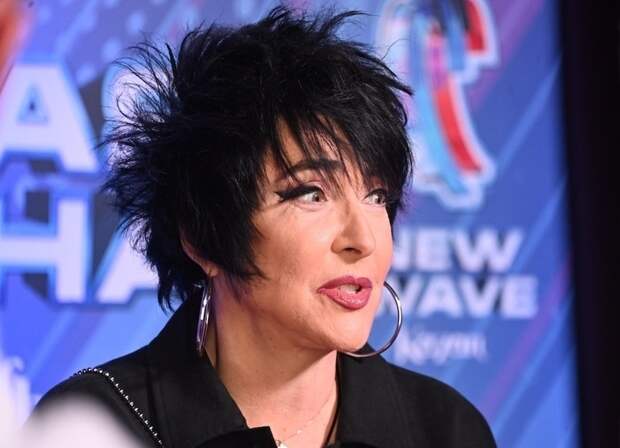 Лолита сделала серьги из икон, подаренных мамой бывшего мужа