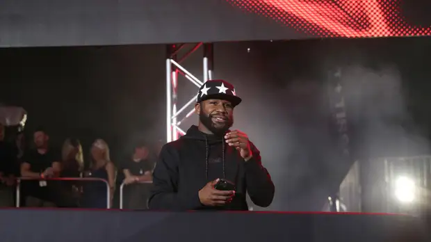 Мейвезер объявил о создании своей команды в NASCAR