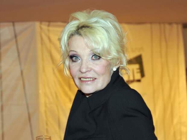 Перед смертью Светличная осталась без средств на лечение: «Мошенники отобрали у нее все деньги»