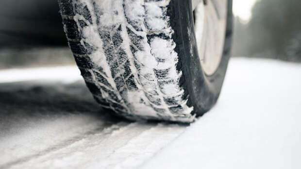 Автоэксперт Попов: зимой тормозной путь становится гораздо длиннее