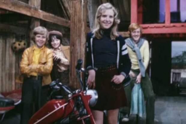 дети в сарае гараже сыроежкина мая гусев корольков смирнов