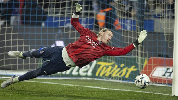 Российский вратарь признан лучшим игроком матча «Страсбур» — ПСЖ