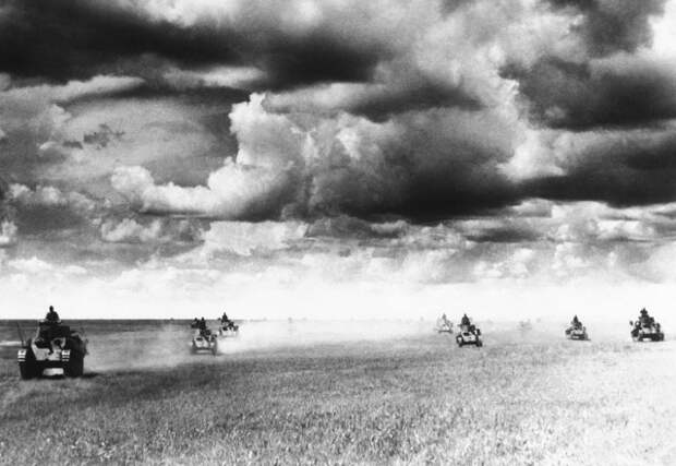 Танковая атака японцев перед рекой Халхин-Гол. Июль 1939