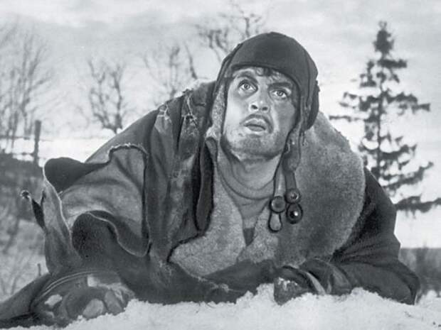 Павел Кадочников в фильме *Повесть о настоящем человеке*, 1948 | Фото: tele.ru Павел Кадочников в фильме *Повесть о настоящем человеке*, 1948 | Фото: tele.ru