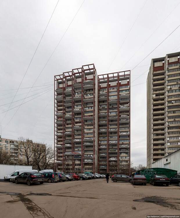 Парковочное место за окном Парковочное место за окном