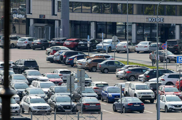 Мантуров сообщил о снижении объемов авторынка в России