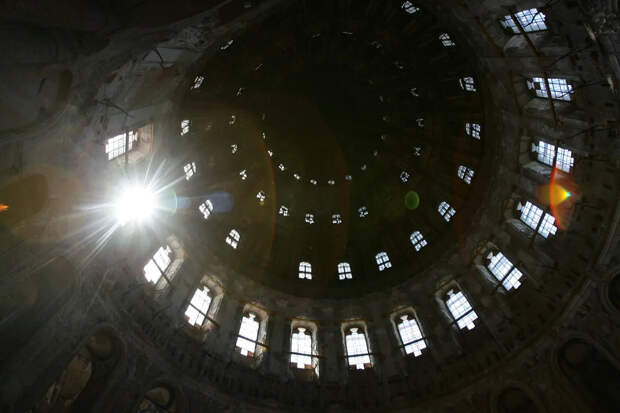 Священник раскрыл, почему на похоронах нельзя говорить «земля пухом»