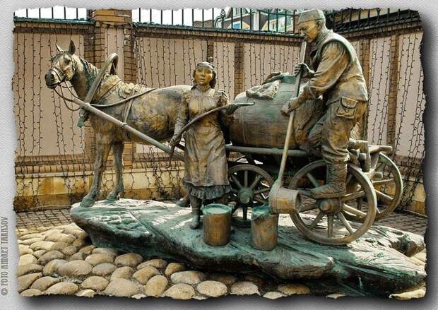 Скульптура в Казани - водовоз. Фото