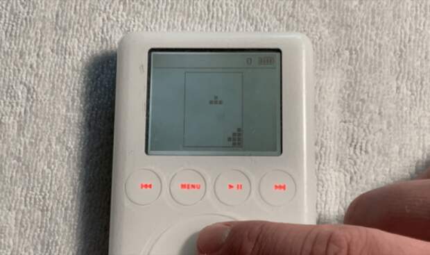 В свое время Apple разработала клон Tetris для iPod, но так и не выпустила его