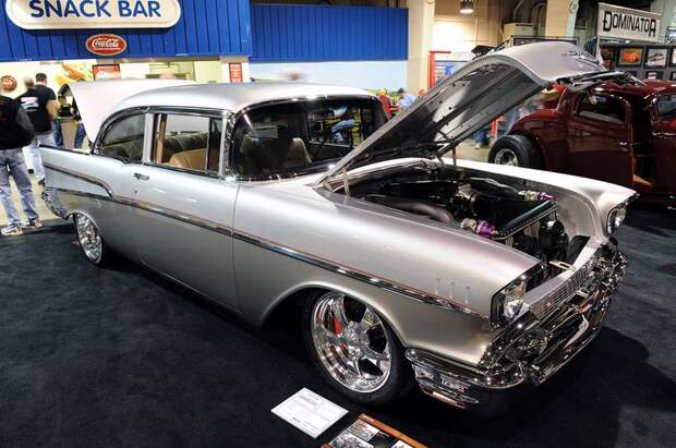 Очень бодрый Хот Род 1957 Chevy (14 фото) Очень бодрый Хот Род 1957 Chevy (14 фото)
