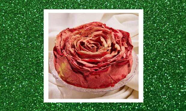 Картофельный блин, блины с крабом и торт в виде бархатной розы из блинов: что готовят рестораны Москвы на Масленицу