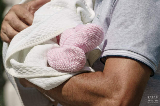 1 февральдән баласы туган гаиләләргә түләү: Татарстанда яшәүчеләр күпме алачак