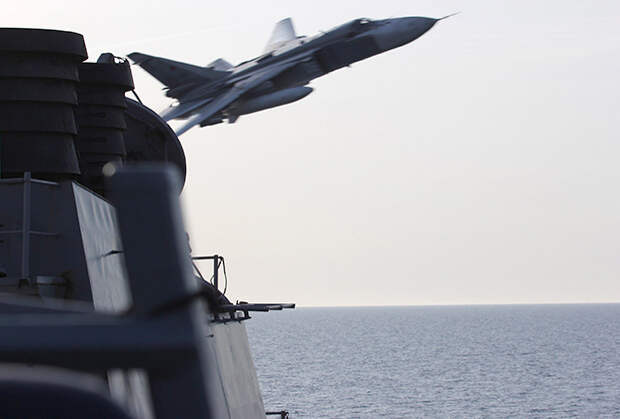 Облет эсминца «Дональд Кук» российским Су-24