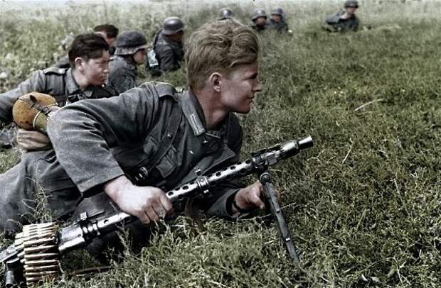 WW2-German-machine-gunner-image-wehrmachtphotos.com_.jpg WW2-German-machine-gunner-image-wehrmachtphotos.com_.jpg