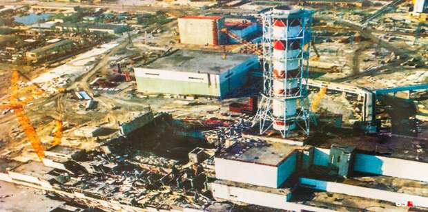 Чернобыльская аэс 4 энорго блок. Чернобыльская аэс 1986 реактор. Припять 1985 4 энергоблок. Чернобыль 4 энергоблок до взрыва. Саркофаг чаэс 1986 чаэс.