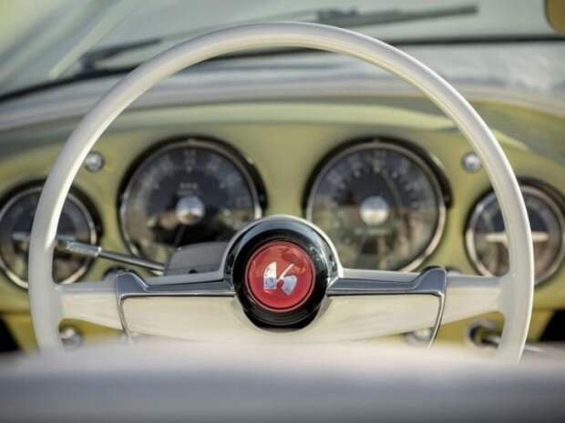Kaiser Darrin Sport Convertible: жертва Корветта