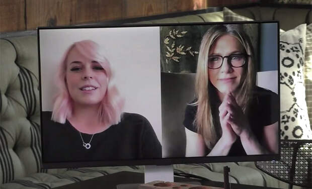 В гостях у Джимми Киммела: Дженнифер Энистон "встретилась" с медсестрой, заразившейся коронавирусом