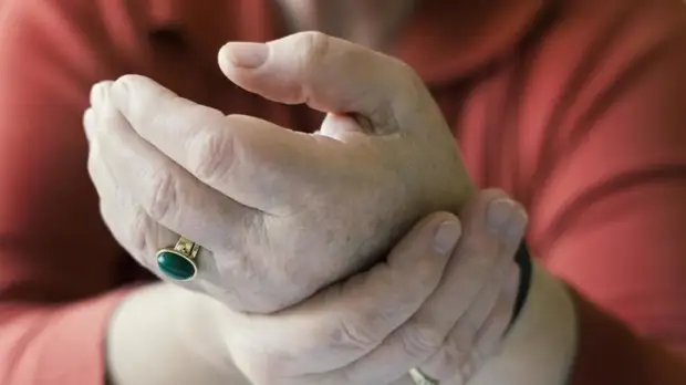 Ревматолог рассказала о симптомах артрита