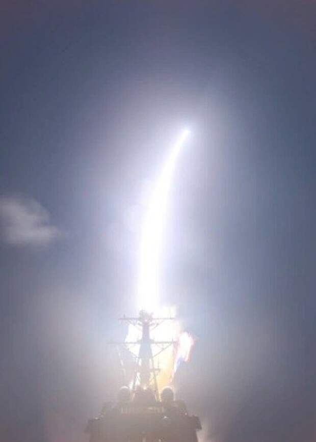Запуск противоракеты "SM-3 Block IIA" с корабля, оснащённого системой противоракетной обороны "Aegis" (Aegis BMD).