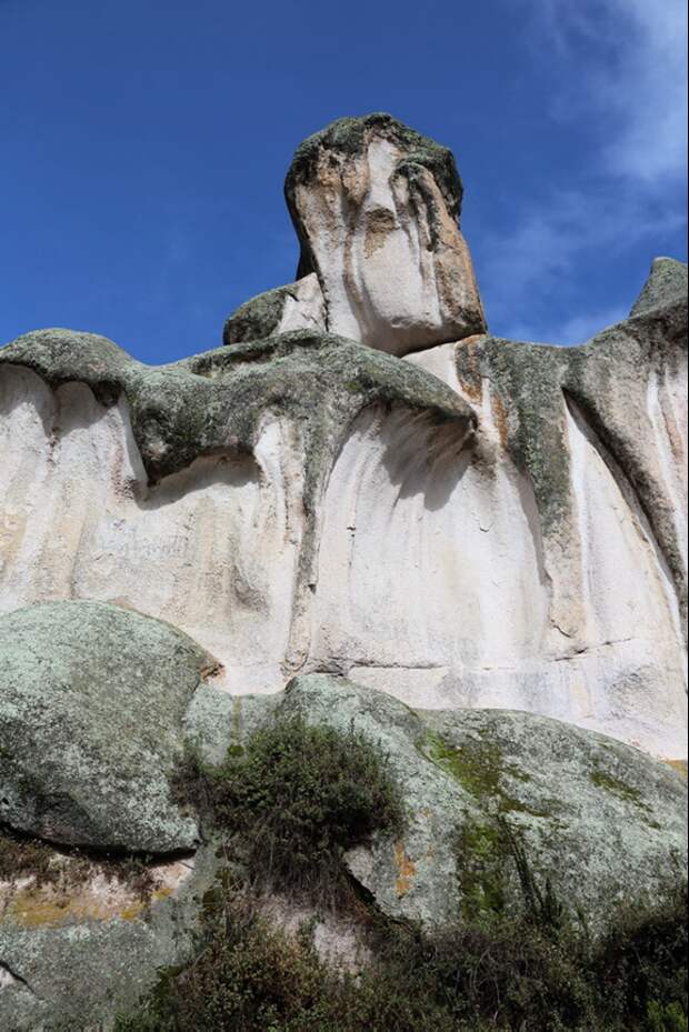Потекшие скалы Маркауаси. Источник https://www.mt-kailash.ru/fotogallery/peru-2013/peru-2013-plato-markahuasi