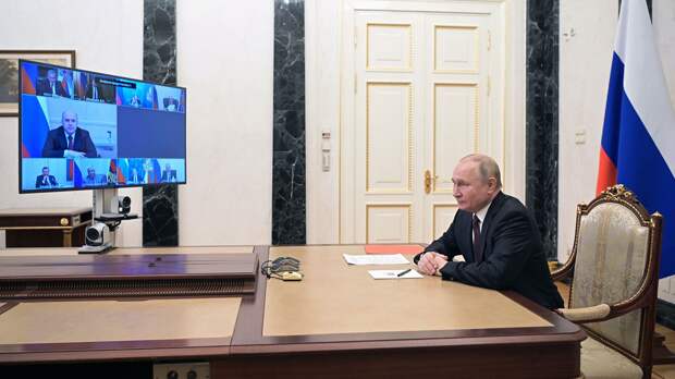 Президент РФ Владимир Путин проводит оперативное совещание с постоянными членами Совета безопасности РФ Президент РФ Владимир Путин проводит оперативное совещание с постоянными членами Совета безопасности РФ - РИА Новости, 1920, 25.02.2022